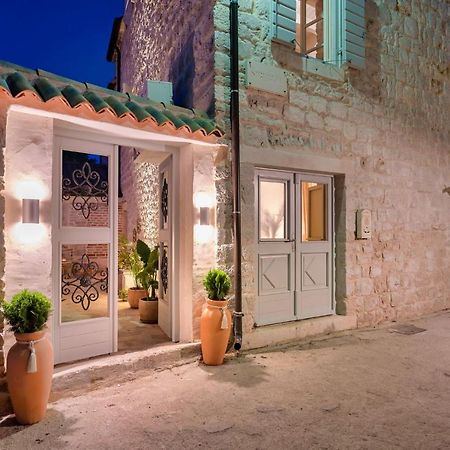 Hotel Town House Rosario Stari Grad  Zewnętrze zdjęcie