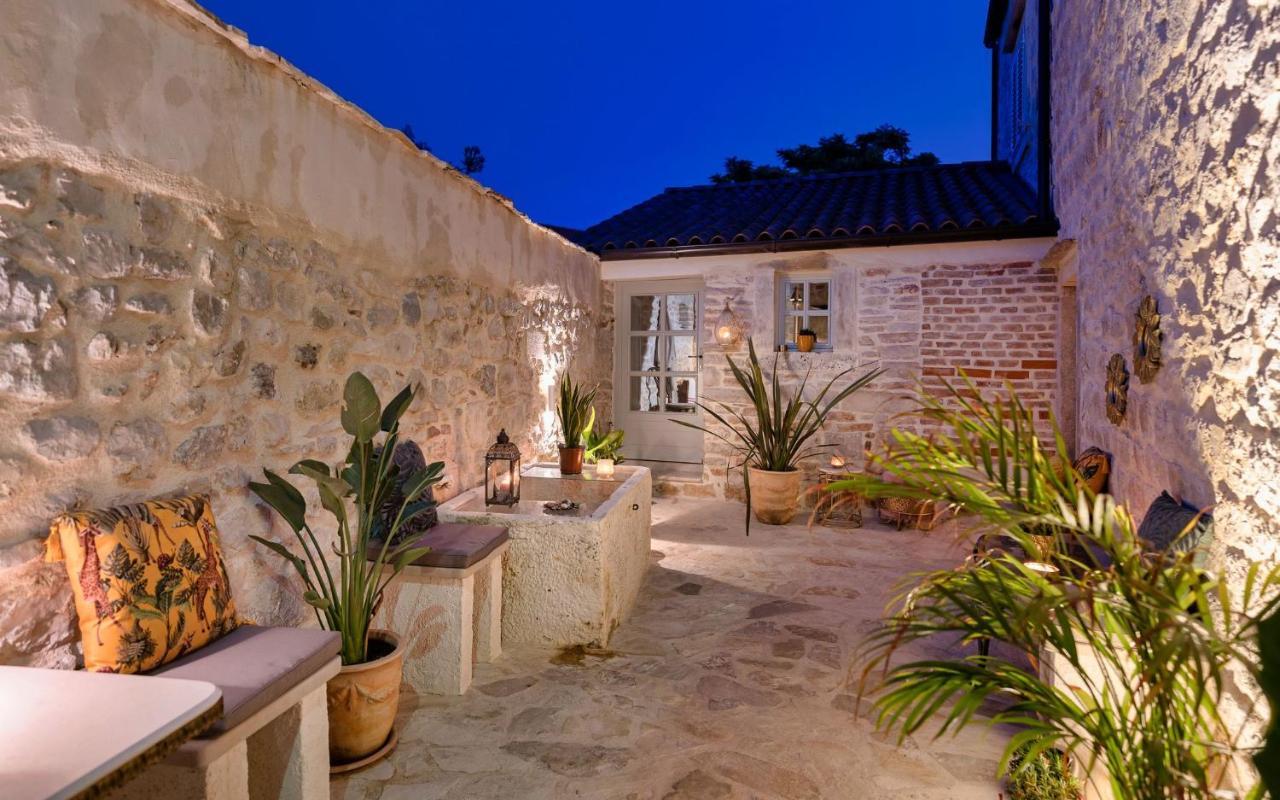 Hotel Town House Rosario Stari Grad  Zewnętrze zdjęcie