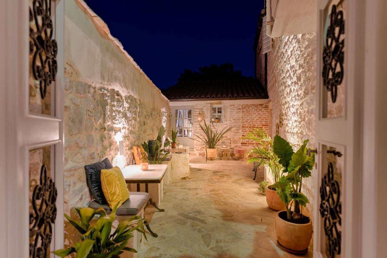 Hotel Town House Rosario Stari Grad  Zewnętrze zdjęcie