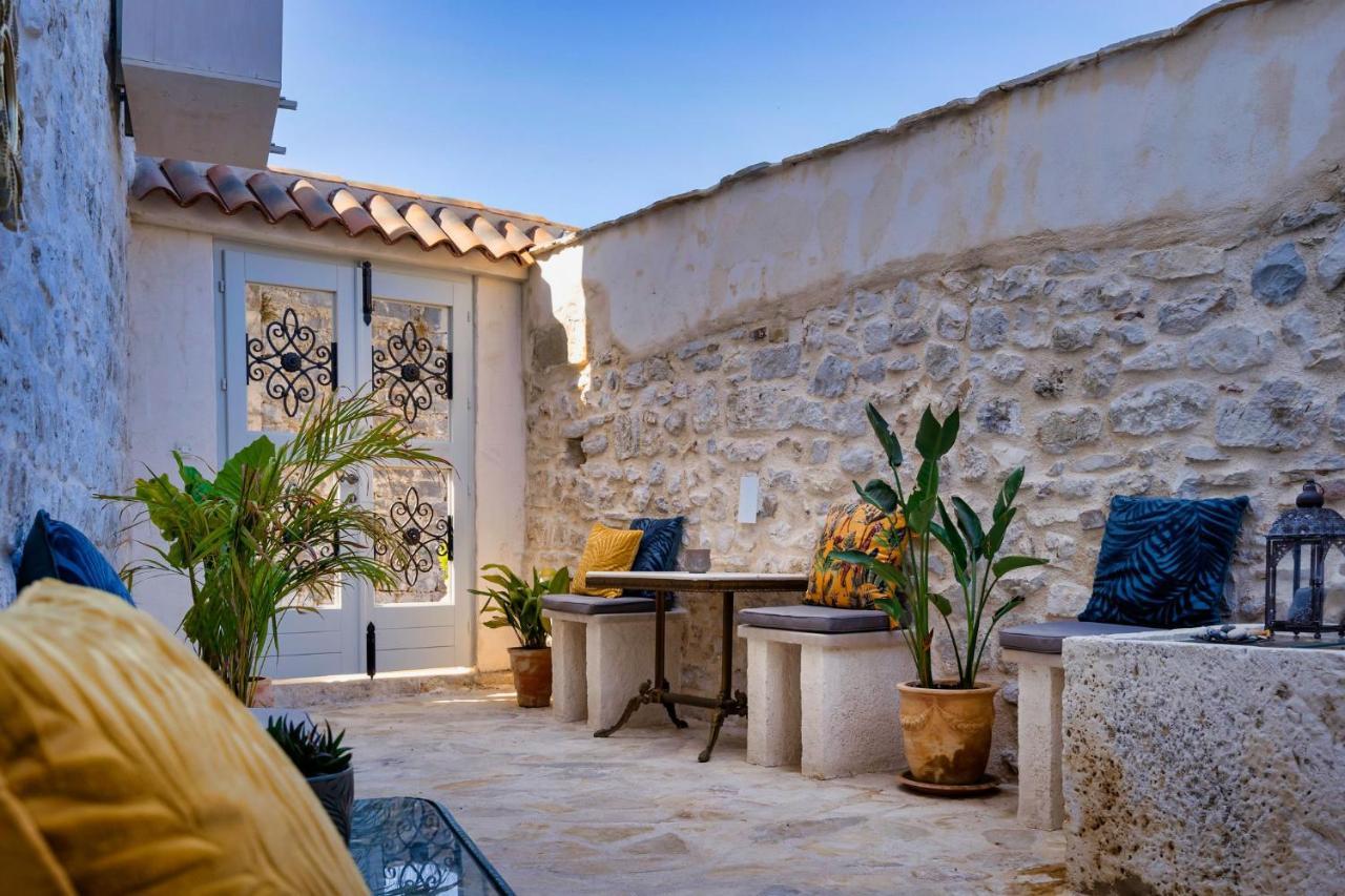 Hotel Town House Rosario Stari Grad  Zewnętrze zdjęcie
